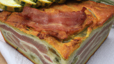 Cake lardon courgette
