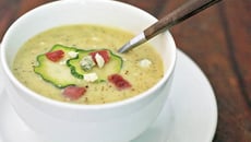 Soupe de courgettes à la Fourme d'Ambert et au Bacon