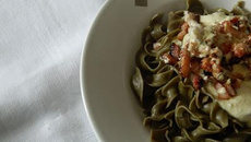 Pâtes aux orties façon carbonara