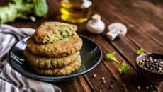 Galette au quinoa, brocoli et champignons