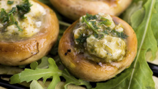 Champignons farcis au beurre d'escargot