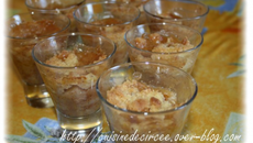 Crumble d'automne : pommes, poires et noisettes