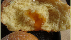 Beignets au four fourrés à la confiture