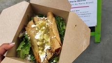 Tacos dorados à la pomme de terre par Mercedes Ahumada et Nelson