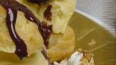Profiteroles  glace et chantilly