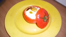 Tomates aux œufs-cocottes maison