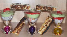 Verrine velouté d'avocat au citron , crabe et œufs de lump