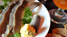 Assiette d'anguille fumée et de rillettes de Kipper vinaigrette à la bière Picarde