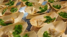 Bricks crémeuses aux crevettes et œufs de saumon