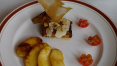 Mille feuille de pains d'épice poêlé au foie gras et parmesan