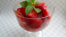 Fraises en gelée à la cannelle