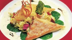 Salade de brick de Chavignol au basilic