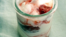 Glace au chèvre et à la fraise sans sorbetière