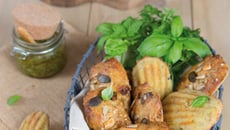 Madeleines au pesto et Mix Salade Le Sillon