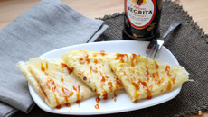 Crêpes parfumées au rhum et caramel à l'orange