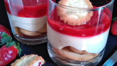 Verrine de fraises et biscuits de Reims