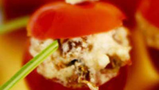 Tomate cerise aux deux tomates qui rend chèvre