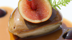 Foie gras en habit de bal et ses fruits d'été