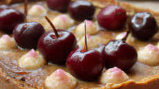 Tarte aux cerises aigres farcies aux speculoos