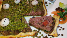 Tarte feuilletée aux Lentilles Vertes du Puy, filet mignon de porc séché