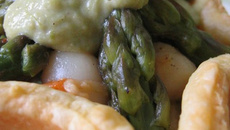 Corolle de Saint-Jacques poêlées aux asperges