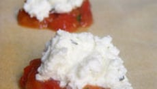 Ravioli maison au pecorino, poivrons grillés et brocciu