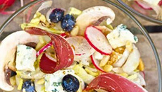 Salade d'endives, magret séché et vinaigrette mandarine