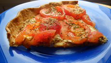 Tarte aux tomates et à la moutarde à l'ancienne
