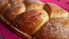 Brioche tressée à la fleur d'oranger