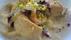 Suprêmes de Volaille au Lait de Coco, Combava et Fleurs d'Hibiscus...