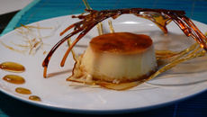 Douceur de crème sous son dôme de caramel croquant