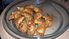 Mini cannelés jambon fumé et herbes