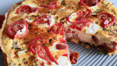 Frittatas à la tomate, feta & pancetta