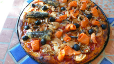 Pizza à la farine d'épeautre sardines et truite fumée