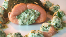 Saumon farci au fromage frais et au pesto