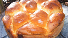 Douce brioche à la rose & chocolat blanc