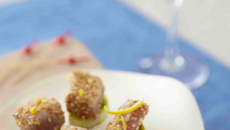 Bouchées de thon mi-cuit en marinade de cidre et sésame