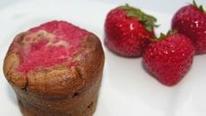 Moelleux Chocolat au Lait au Cœur coulant de Fraise