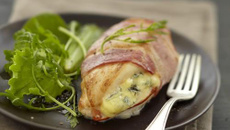 Délicieux poulet grillé au Bresse Bleu