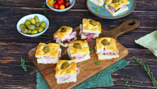 Bouchées de focaccia aux olives à l'ail Croc'Frais et farcies au jambon