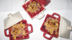 Crumble rhubarbe - fruits rouges