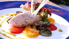 Rillettes aux deux saumons et légumes grillés à la salade de mesclun, huile d'herbes