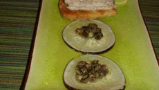 Mousse d'anguille fumée sur toasts au nori