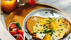 Tartine farcie à l'avocat et à l'œuf