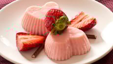 Cœurs de panna cotta à la fraise