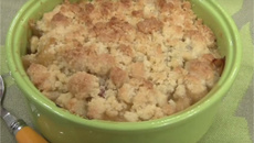 Crumble aux pommes et à la rhubarbe