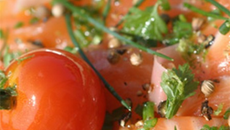 Carpaccio de truite du Pays Basque à l'écorce d'orange, estragon et aromates