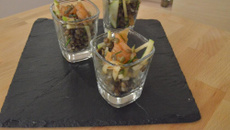 Salade de lentilles, saumon fumé et pomme granny