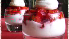Petites verrines de saison aux fraises