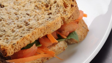 Croque aux légumes au basilic